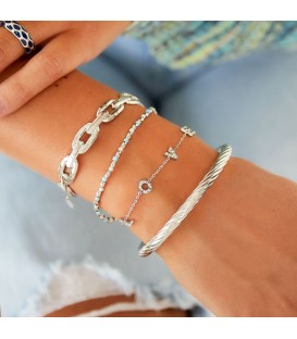 Zilverkleurige armband 'LOVE' versierd met zirkoonsteentjes